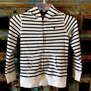 Little girls zip up hood